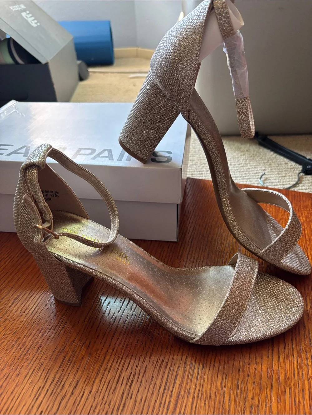 DREAM PARIS Glitter Gold, open toe, ankle strap dress shoe. 🆕NEW IN BOX. Sz. 8.5